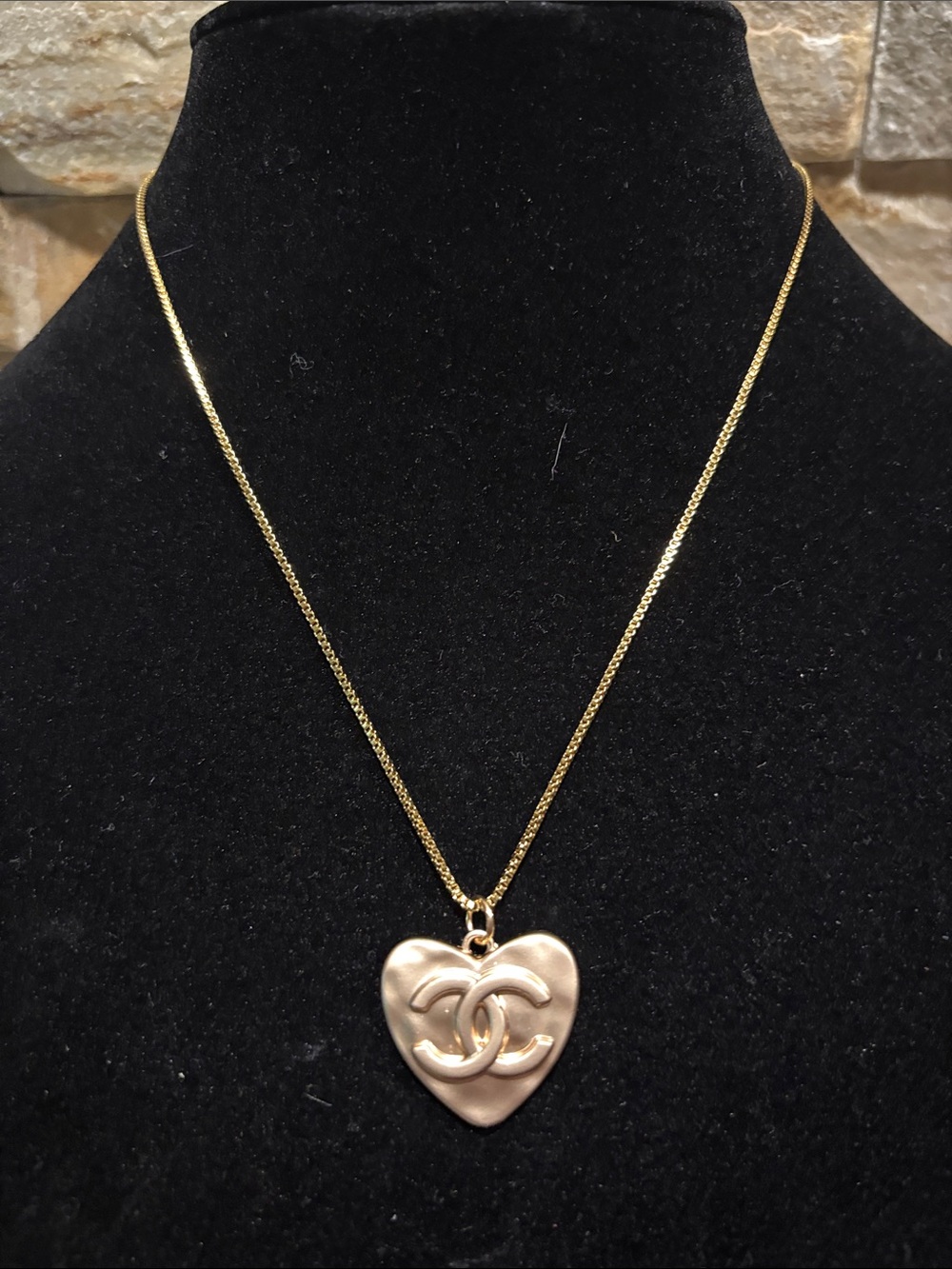 Gold Heart Pendant Necklace with CC Logo - Gold